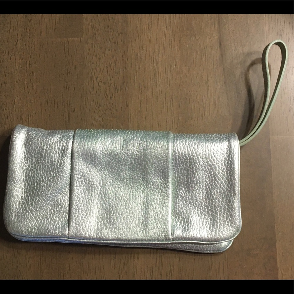 Gorgeous Adrienne Vittadini vintage wristlet!